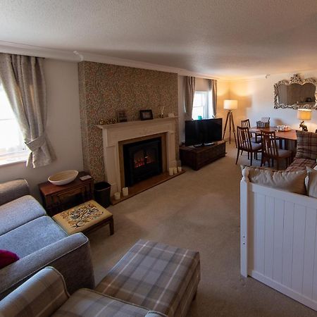 3, The Dolphin, 49 Quay Street - Stunning Apartment - Quintessential - Quay Views - Sleeps 2-4 People Newport  Buitenkant foto